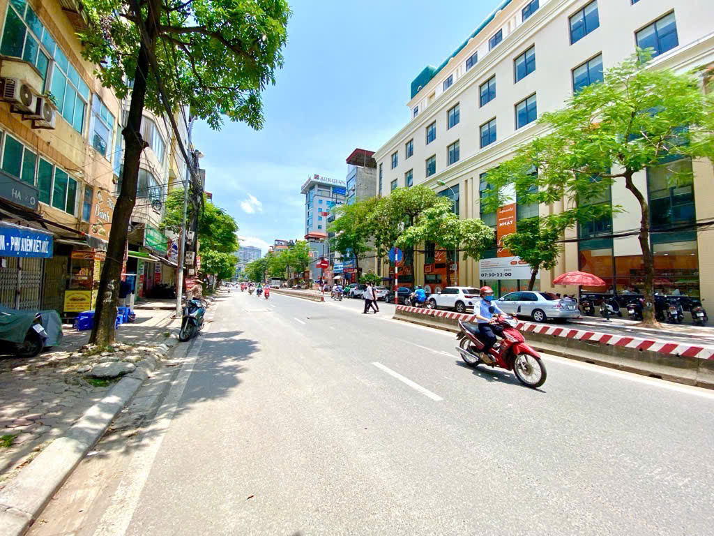 Lạc Long Quân – Mặt tiền 6m – Vàng trong làng đầu tư - Giá mềm bất ngờ! Đất phố có giấy tờ, thuế đóng đủ – Sẵn sàng giao dịch!