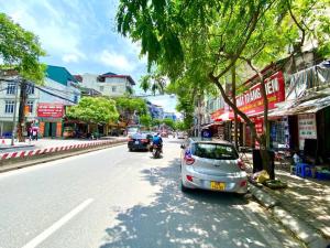 Mặt Phố Lạc Long Quân – Mặt Tiền 6m – Đã Quy Hoạch – Chỉ Hơn 5 Tỷ! Vị trí đẹp nhất phố – Cơ hội cho nhà đầu tư nhanh tay!