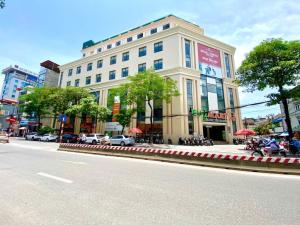 Lạc Long Quân – Mặt tiền 6m – Vàng trong làng đầu tư - Giá mềm bất ngờ! Đất phố có giấy tờ, thuế đóng đủ – Sẵn sàng giao dịch!
