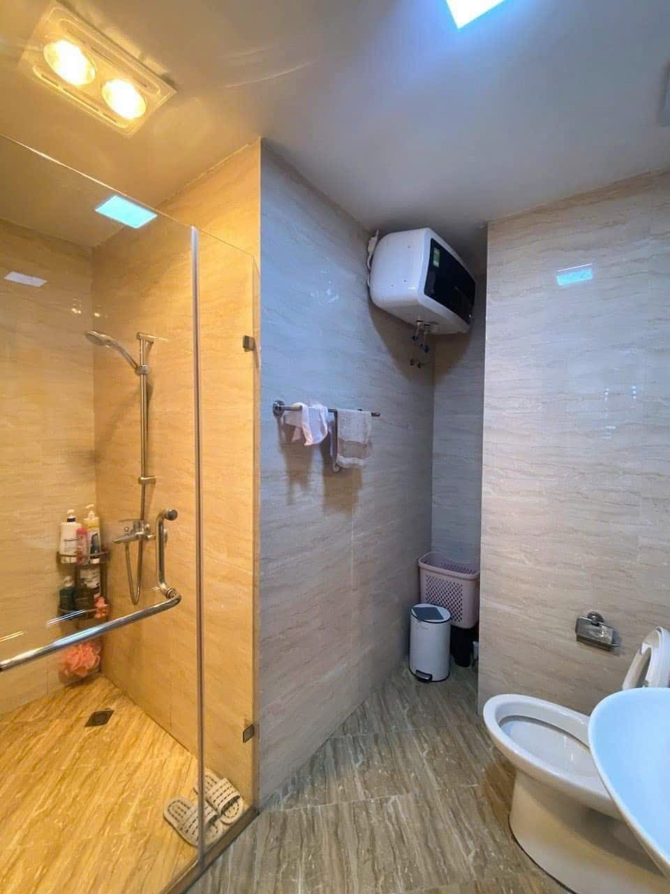 NHÀ MẶT ĐƯỜNG 32, ĐỨC THƯỢNG. 43m,5TẦNG, 5,8TỶ, ĐỐI DIỆN KĐT, DÂN TRÍ CAO