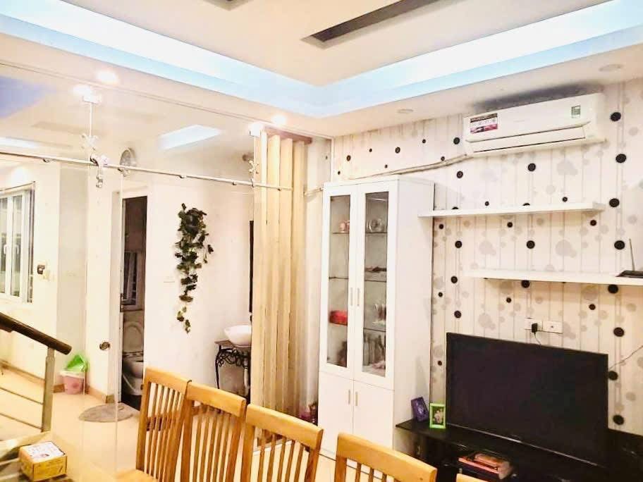 Nhà gần mặt phố Văn Cao, Ba Đình, Kinh doanh đỉnh, nội thất đẹp ở ngay, 57m, nhỉnh 13 tỷ