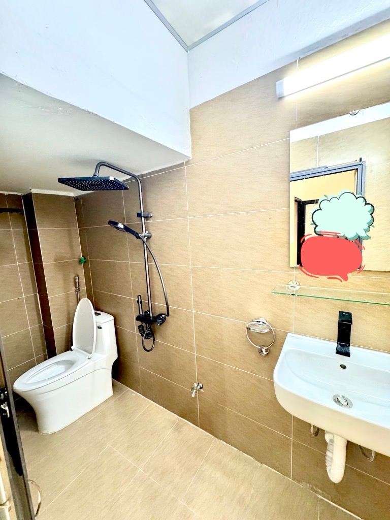 Bán nhà Hoàng Hoa Thám - Ngõ to hơn phố-5p ra Lăng Bác - Tầm tiền hiếm có -32m-5,5 tỷ