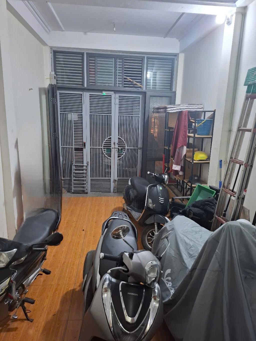 Cống Vị, Ba Đình-Phố H.I.Ế.M nhà bán-2 ngõ thoáng- Ô tô tránh-Kinh doanh-37m-16 tỷ