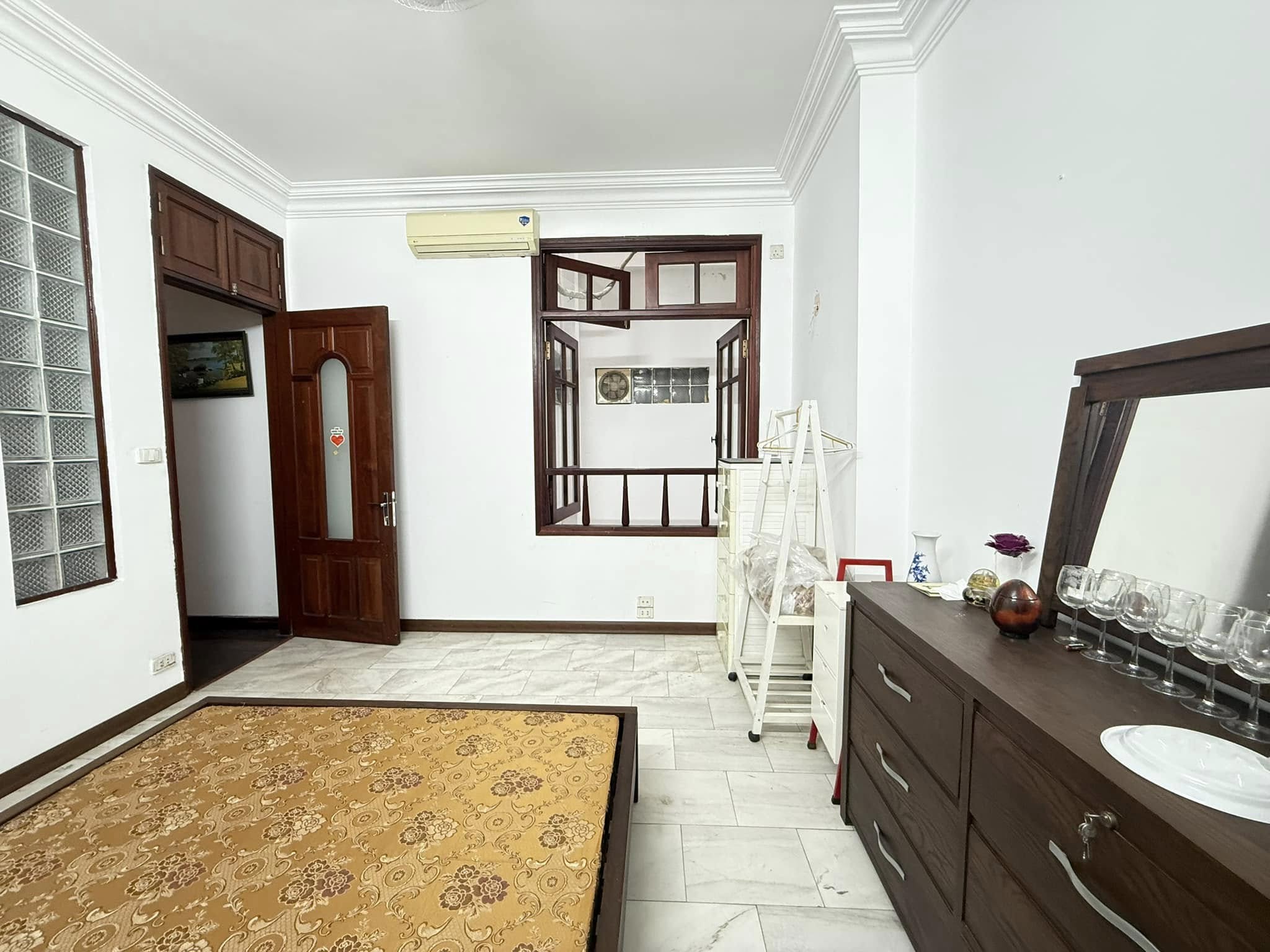 Bán nhà phố 8-3, Hai Bà Trưng, phân lô, vỉa hè, ôtô tránh, 55m2X4T, mt 4m, nhỉnh 13tỷ