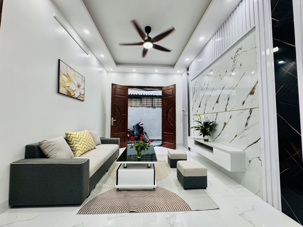 Nhà ngõ đường xuân đỉnh, hàng xóm ngoại giao đoàn