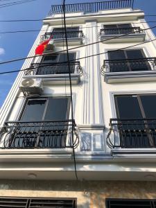 SIÊU PHẨM PHỐ XỐM - VỊ TRÍ VÀNG - Ô TÔ TRÁNH - CÁCH MẶT PHỐ VÀI BƯỚC