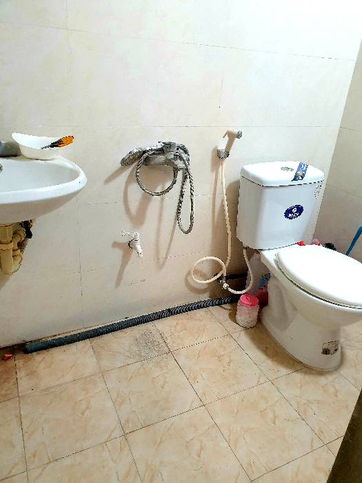 Nhà vuông,  viết giấy sang tên.