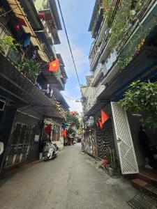 BÁN NHÀ NGỌC HÀ - Ô TÔ TRÁNH - GARA Ô TÔ - KINH DOANH - THOÁNG - 50m2 - 5 TỶ