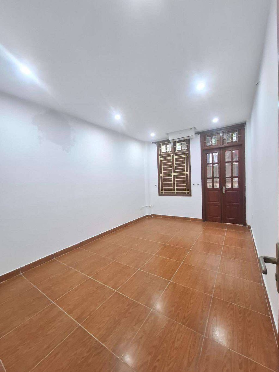 NHÀ PHÂN LÔ PHỐ HOÀNG MAI –Ô TÔ 4 CHỖ ĐỖ CỬA- 42M2 -7.35 TỶ 