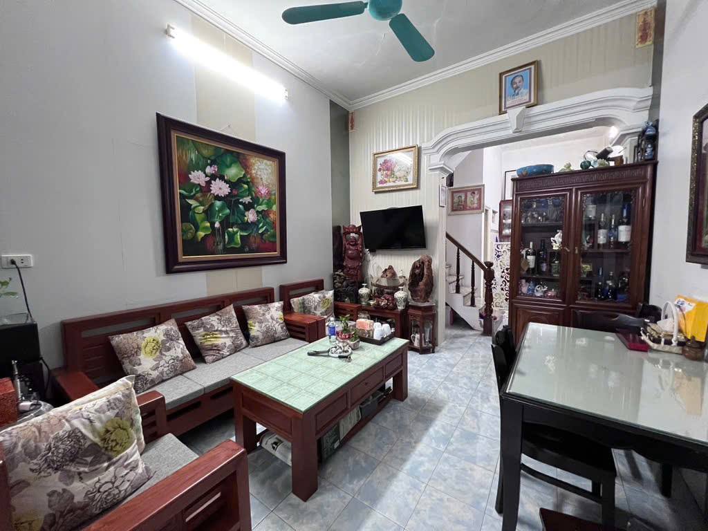 BÁN NHÀ MỄ TRÌ THƯỢNG - 39M2 DÂN XÂY 4 NGỦ ĐỦ CÔNG NĂNG - NGÕ RỘNG Ô TÔ NHỎ LÙI CỬA KHI CẦN - 3 BƯỚC CHÂN RA ĐƯỜNG Ô TÔ TRÁNH - Ở SƯỚNG TIỀM NĂNG - HÀNG XÓM LỊCH SỰ, DÂN TRÍ CAO.