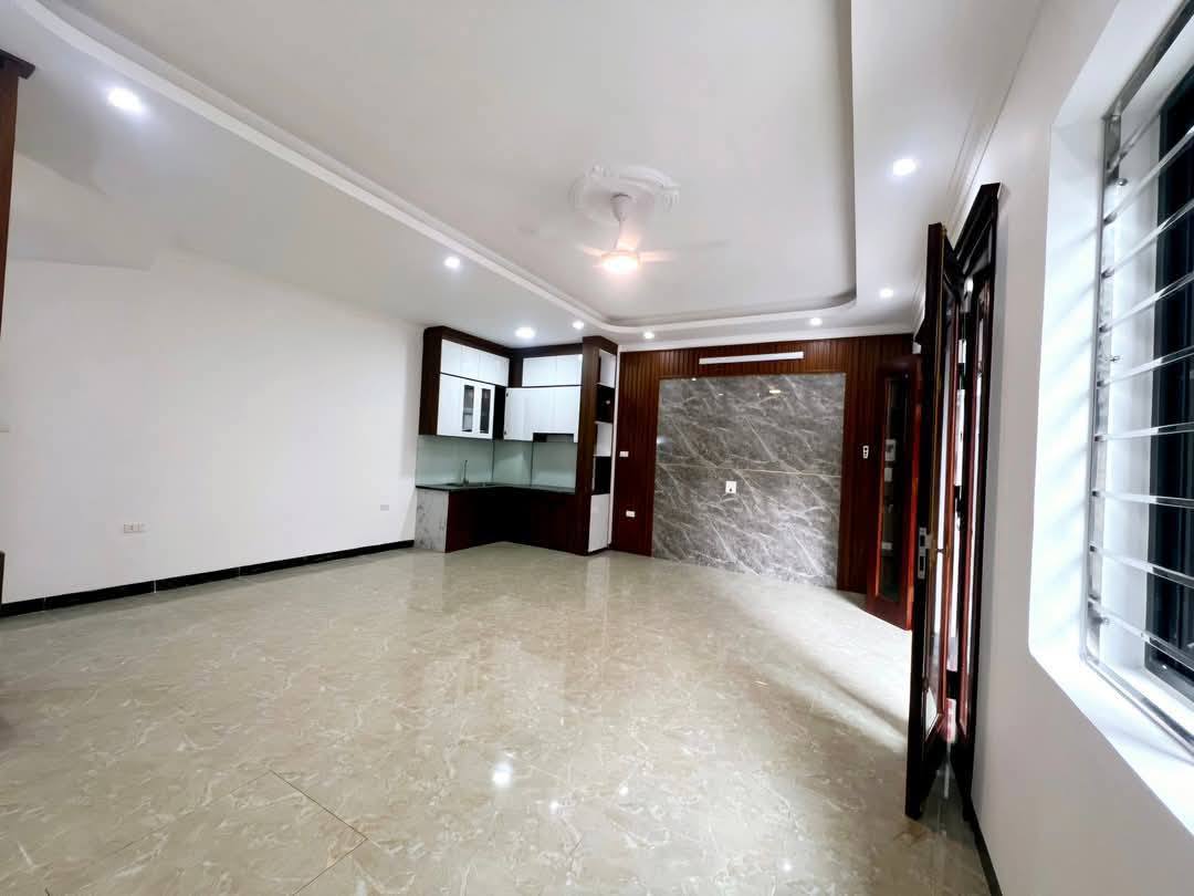BÁN NHÀ MỚI KENG TẠI THẠCH BÀN-Ô TÔ ĐỖ CỔNG-THOÁNG SẠCH-CÓ NHIỀU TIỆN ÍCH-GIÁ TỐT