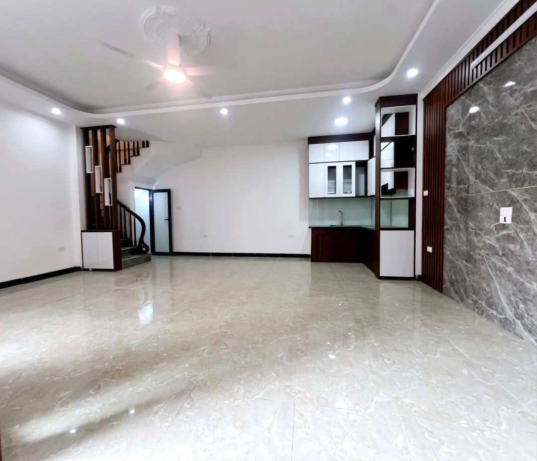 BÁN NHÀ MỚI KENG TẠI THẠCH BÀN-Ô TÔ ĐỖ CỔNG-THOÁNG SẠCH-CÓ NHIỀU TIỆN ÍCH-GIÁ TỐT