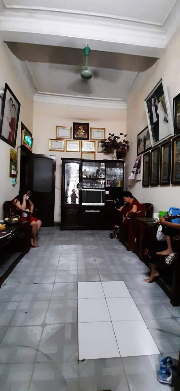 BÁN NHÀ 4 TẦNG PHỐ LÊ TRỌNG TẤN, 50M2, HƠN 8 TỶ
