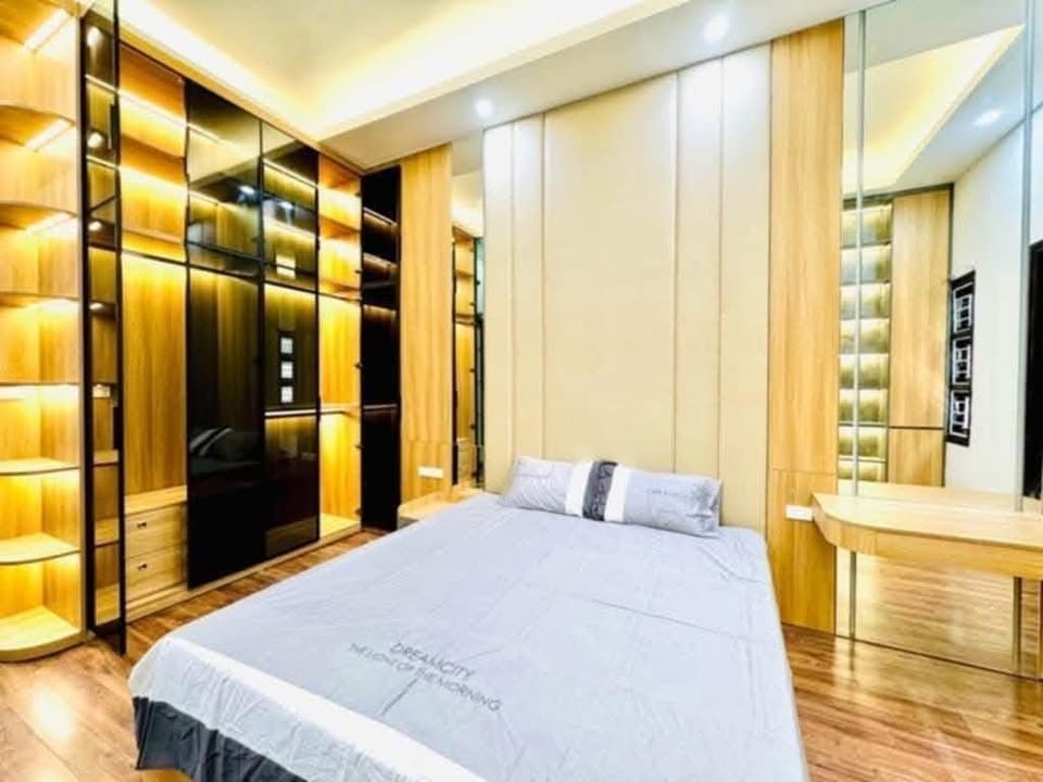 Bán nhà Đại Mỗ 32m2 nhà dân mới xây giá 5 Tỷ tròn
