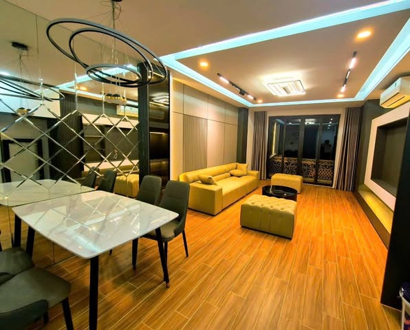 Bán Nhà Đại Mỗ - Ngọc Đại gần Vinhome Smart City 5 tầng 32m2 giá 6 tỷ