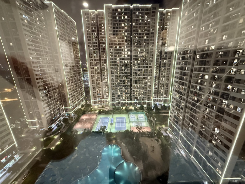 Bán nhà chung cư Vinhomes Smart City Tây Mỗ 31m2, giá chỉ 2 tỷ 550tr full nội thất