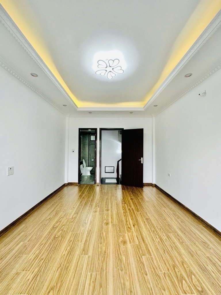 Bắc Từ Liêm 30m2 Ô Tô Vào Trong Nhà - Cách Ô Tô Tránh 80m - 5 Tỷ 9 ( Nhanh thì còn )