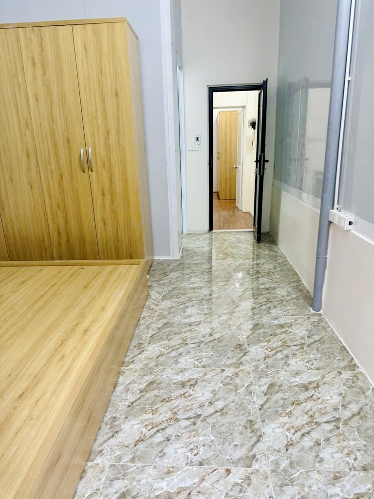 Cầu Giấy - Lô Góc - Gần Phố - Ngõ Thông - 41m2 - Chỉ 8.5 Tỷ
