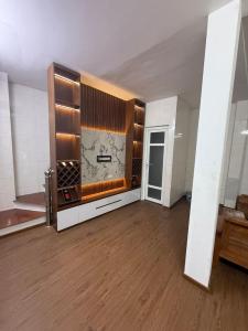 Mỹ Đình 1 - Ô Tô Đỗ Cổng - 43m2 - 3 PN - Chỉ 6,6 Tỷ
