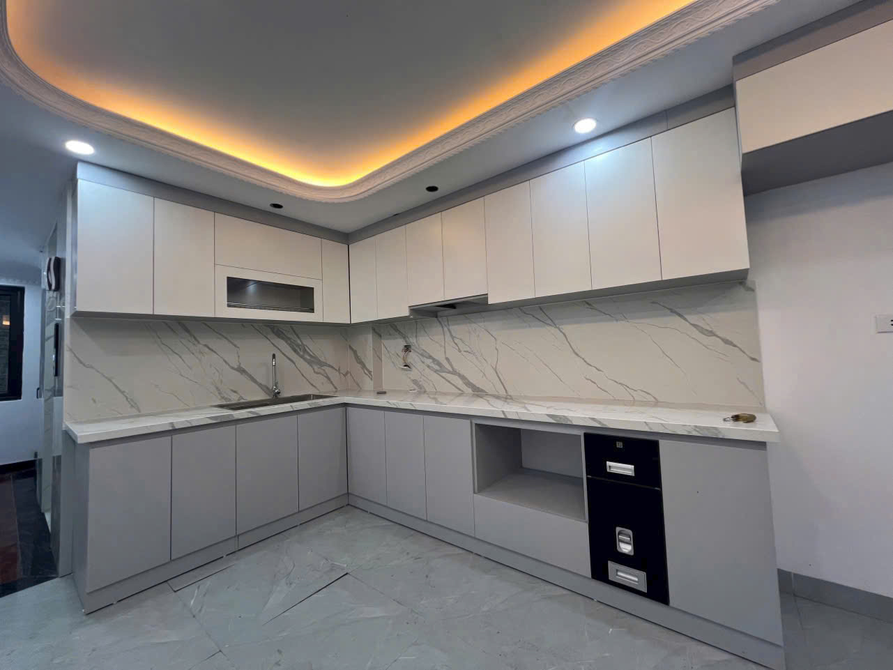 BÁN NHÀ TRUNG TÂM THANH TRÌ-OTO ĐỖ CỬA CẠNH CHUNG CƯ BLUEGE