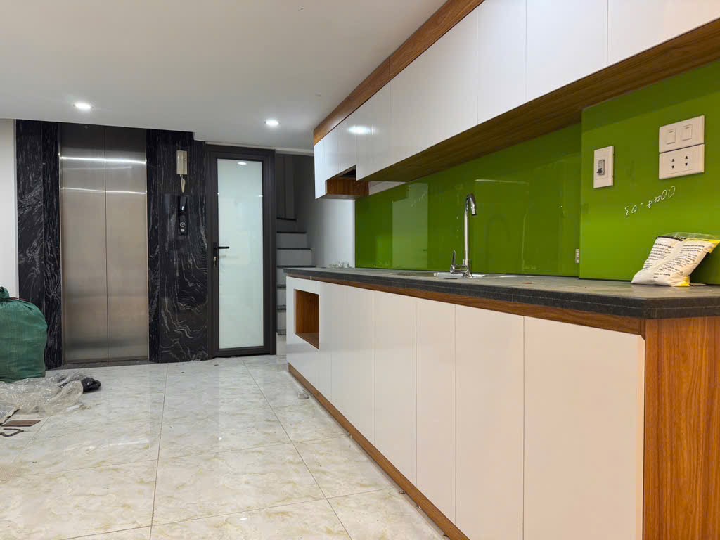 BÁN NHÀ KIẾN HƯNG - LÔ GÓC - OTO TRÁNH- THANG MÁY NHẬP KHẨU - 33m2, 8.9tỷ