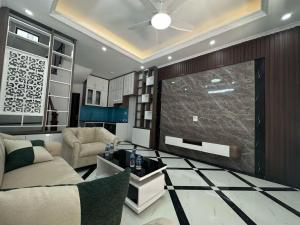 HÀ NỘI - QUẬN LONG BIÊN - PHÚC LỢI ( Bán nhà dân xây - chỉ việc dọn vào ở )