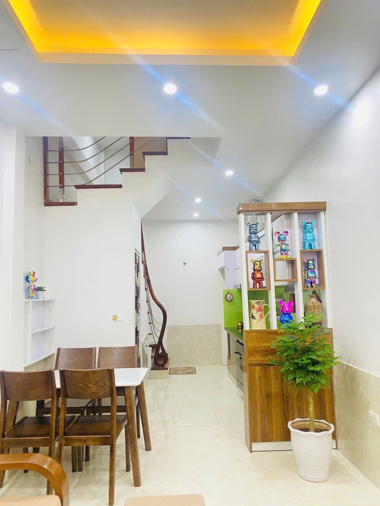 HÀO NAM – 38M² – 4 TẦNG – NGÕ BA GÁC – NHÀ DÂN XÂY – THOÁNG MÁT – NHỈNH 9 TỶ