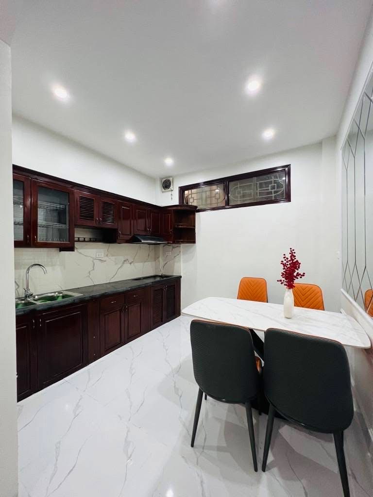 Bán nhà phố Tôn Đức Thắng DT 35m x 6 tầng