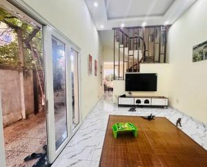 Siêu Hiếm! Thái Thịnh, gần phố, 30m ra ô tô, nhà xây mới , lô góc, dân trí cao, kinh doanh