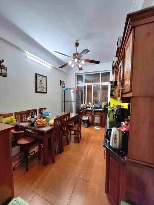 PHÂN LÔ - Ô TÔ TRÁNH - Ở SƯỚNG - VỈA HÈ - NHÀ ĐẸP KINH DOANH - CÁCH HỒ LINH ĐÀM CHỈ 30M