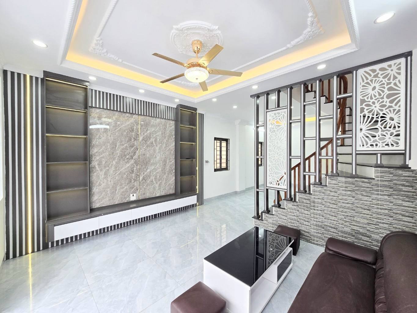 Bán Nhà Liên Ninh THANH TRÌ Siêu Đẹp mà chỉ có 5,5 tỉ