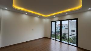 Cự Khối - Long biên 6tầng - Gara oto 7 chỗ - nhà mới tinh