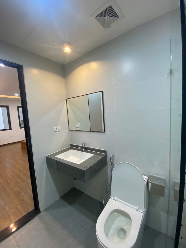 BÁN GẤP NHÀ PHỐ TRƯƠNG ĐỊNH, 5 TẦNG, THANG MÁY, NGÕ THÔNG KINH DOANH