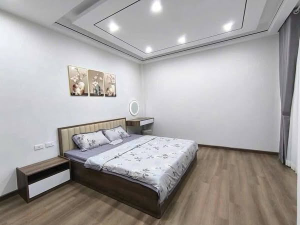 NHÀ MỚI NGỌC THUỴ - LONG BIÊN: