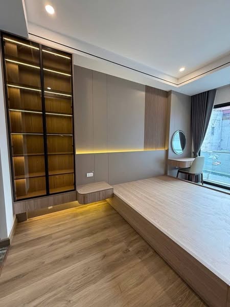 SIÊU PHẨM CỰC ĐẸP: VIỆT HƯNG - LONG BIÊN - FULL NỘI THẤT LONG LANH - ĐẸP HƠN KHÁCH SẠN 5 SAO.