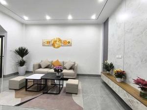 NHÀ MỚI NGỌC THUỴ - LONG BIÊN: