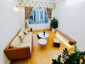 CỰ KHỐI - LONG BIÊN - NHÀ 5 TẦNG 3 NGỦ KHÉP KÍN FULL ĐỒ - GẦN ĐƯỜNG LỚN 25M - GẦN HỒ ĐIỀU HOÀ - TRƯỜNG HỌC CÁC CẤP - KHU VỰC TRUNG TÂM CỦA PHƯỜNG.