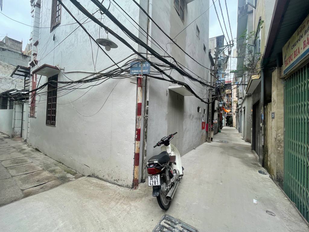Bán Gấp nhà Cổ Nhuế . Ngõ rộng thoải mái yên tĩnh văn mình. Gần ngay bệnh viện Phương Đông. Đại học mỏ tài chính phù hợp kinh doanh cho thuê.