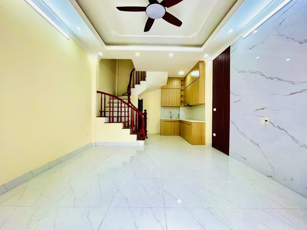 Bán gấp nhà mới tinh còn thơm mùi sơn