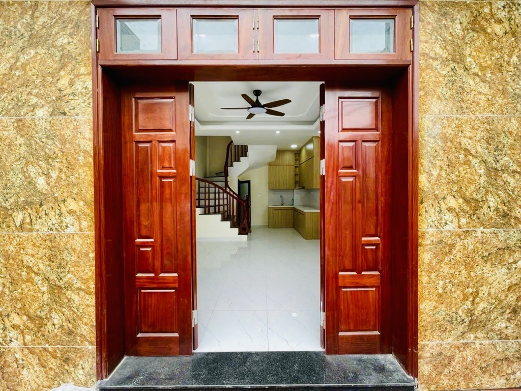 Bán gấp nhà mới tinh còn thơm mùi sơn