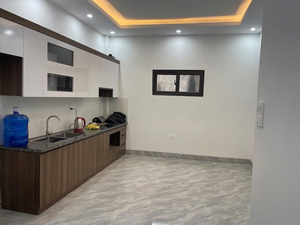 Bán nhà Tân Hội Đan Phượng 45 m2, 5 tầng, giá còn lâu mới tới 6 tỷ, hàng xóm Vincom