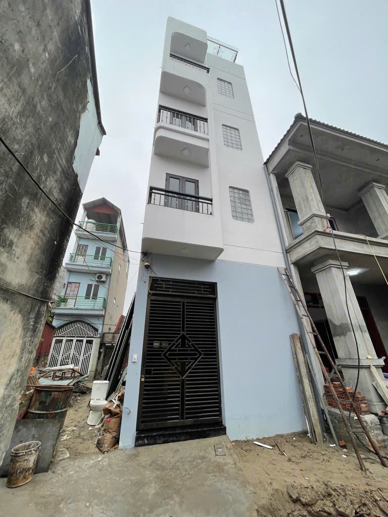 Bán nhà Tân Hội Đan Phượng 45 m2, 5 tầng, giá còn lâu mới tới 6 tỷ, hàng xóm Vincom