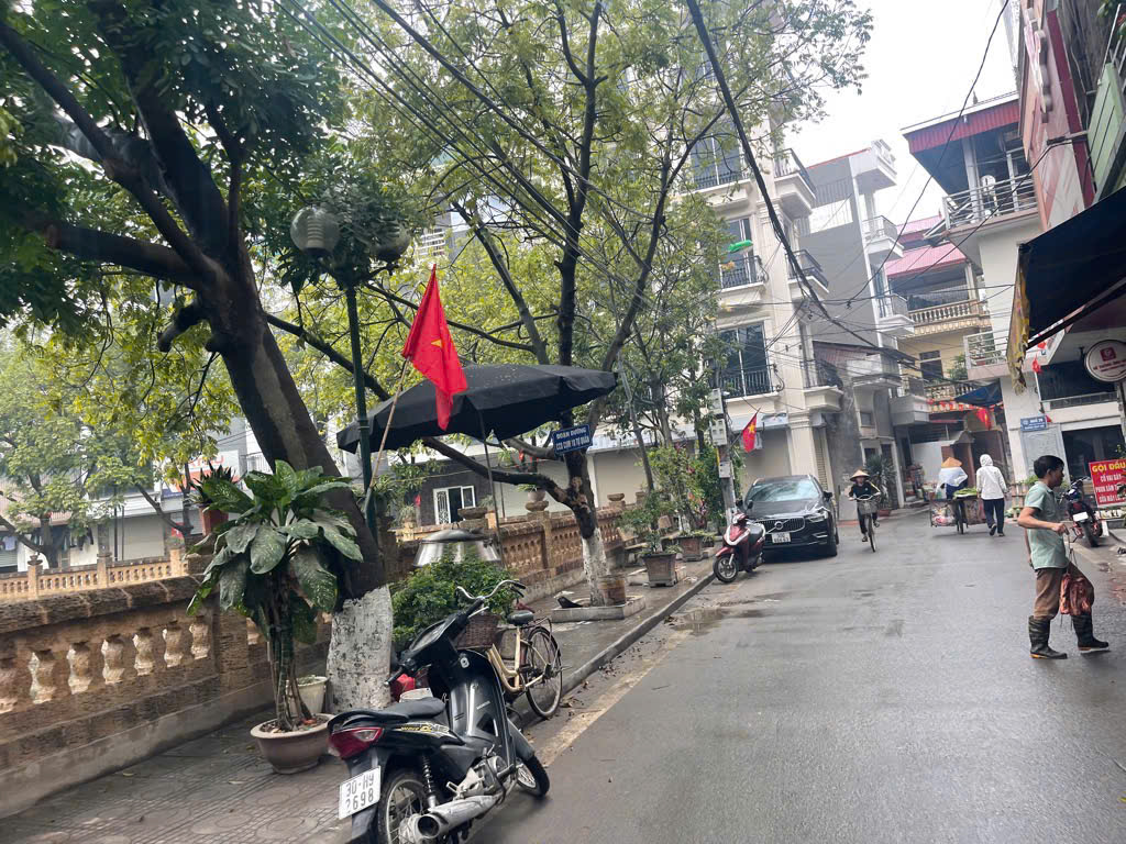 Bán nhà Tân Hội Đan Phượng 45 m2, 5 tầng, giá còn lâu mới tới 6 tỷ, hàng xóm Vincom