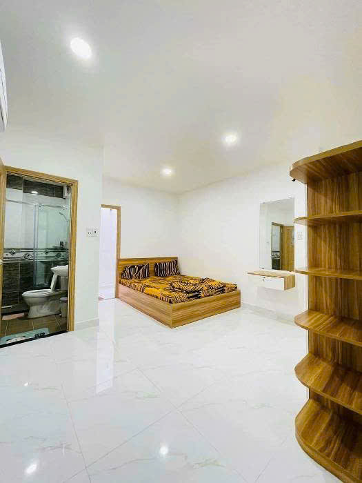Nhà Mới Nguyễn Thế Truyện - 40m2 - 2 Tầng - 2 PN - 2 WC.  -Hẻm Thông, KIA ra vào thoải mái  -Giá Chỉ 4 Tỷ x Nhỏ.