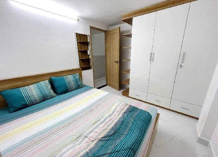 Nhà Mới Nguyễn Thế Truyện - 40m2 - 2 Tầng - 2 PN - 2 WC.  -Hẻm Thông, KIA ra vào thoải mái  -Giá Chỉ 4 Tỷ x Nhỏ.