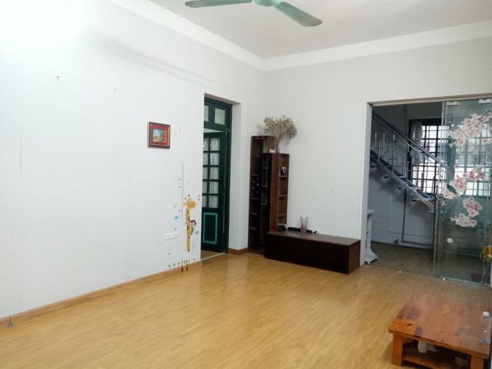 BÁN NHÀ TT KHU GIÁP BÁT – 2 TẦNG ĐẸP – DIỆN TÍCH 90m² – CHỈ 3.6 TỶ!