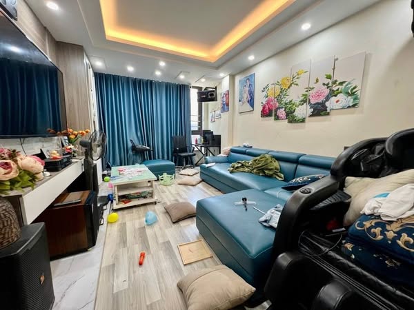 Phố Huế TRUNG TÂM HAI BÀ  Diện tích 37m x5 tầng = 12 tỷ