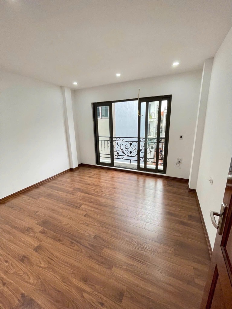 Bán Nhà Thôn Thượng Thanh Oai ,Ngõ Nông , Gần mặt phố ngõ chợ , Diện tích 38m x3,5 tầng