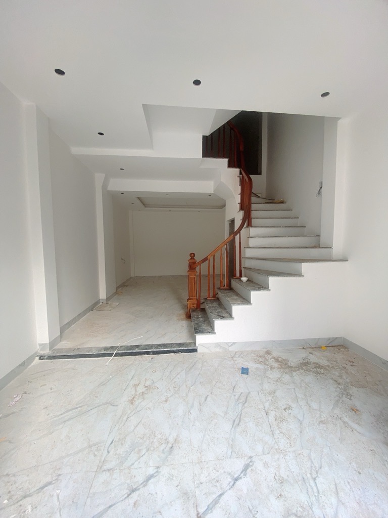 Bán nhà Thôn Thượng nhà đẹp ngõ oto đi vài bước oto đỗ Diện tích 35m - 4,25 tỷ