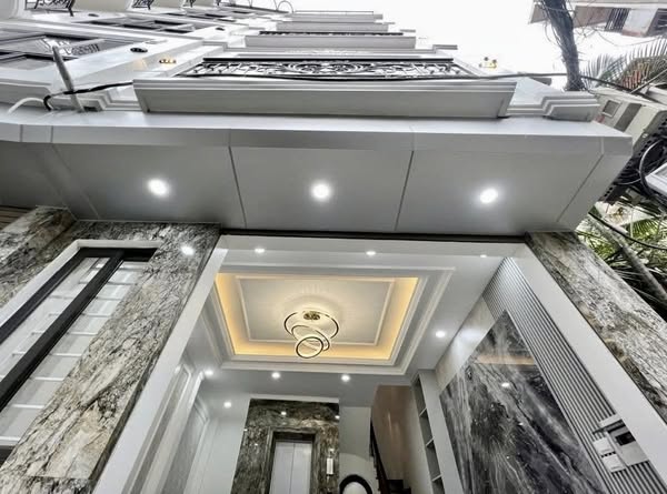 BÁN NHÀ ĐÀM QUANG TRUNG LONG BIÊN 5 TẦNG 44M2-NHÀ MỚI Ở NGAY - CHÌA KHOÁ TRAO TAY - THANG MÁY XỊN SÒ